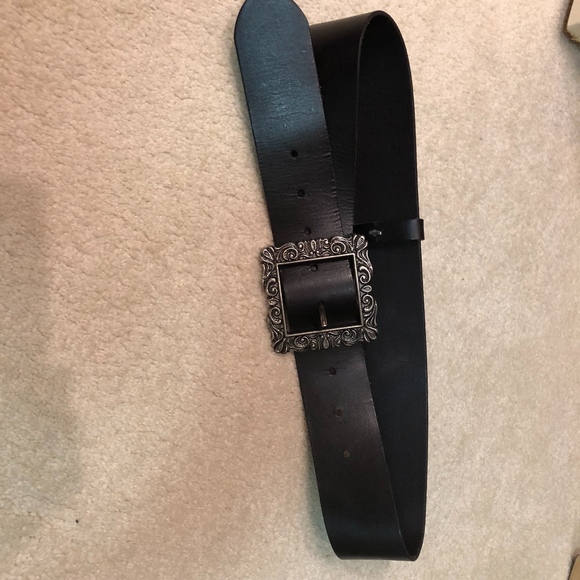 Leather black belt with designer buckle - Picture 1 of 1
